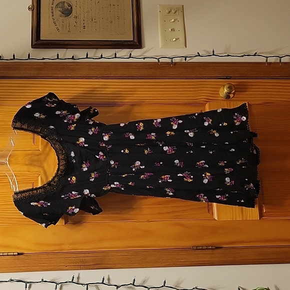 Beautiful Torrid dress NWOT - Picture 2 of 8